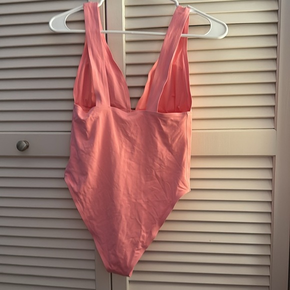 L*Space Fused Katniss 1 Piece Classic Light Pink Swimsuit Medium NWT - Picture 5 of 8